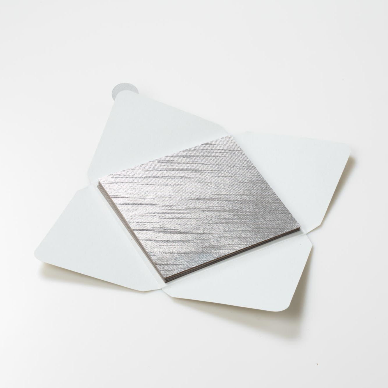 Kit di fogli "Argento Lucido Spazzolato" formato origami 15 cm x 15 cm - Manamant Paper Tales -FGX185093M2D