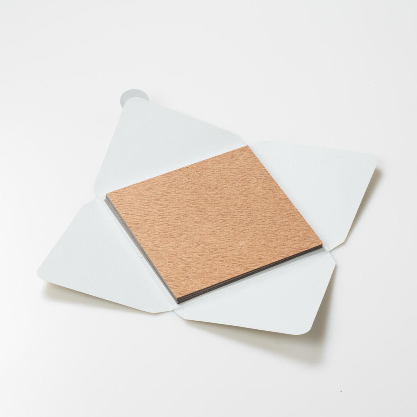 Kit di fogli "Legno Minimale Avana" formato origami 15 cm x 15 cm - Manamant Paper Tales -FGB7701CXM2D